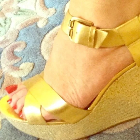 Gold Wedge Sandals - Picture 4 of 4